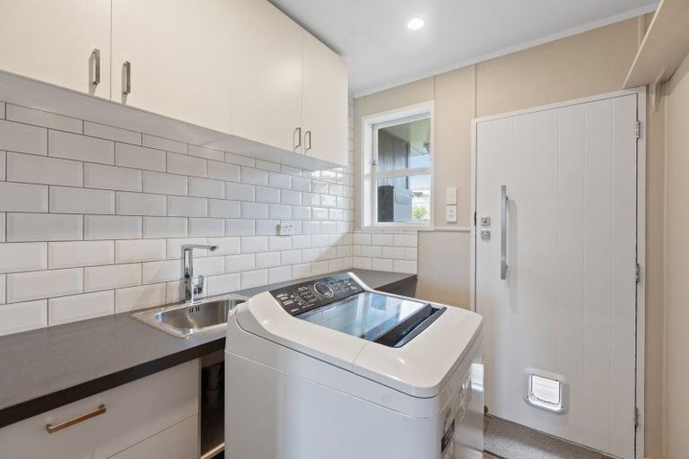 Photo of property in 16 La Salle Drive, Westown, New Plymouth, 4310