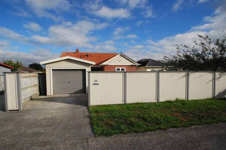 Photo of property in 69 Waiwhetu Road, Waterloo, Lower Hutt, 5011