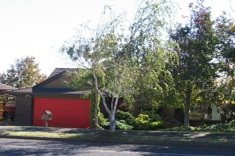 Photo of property in 118 Hutchinsons Road, Bucklands Beach, Auckland, 2014