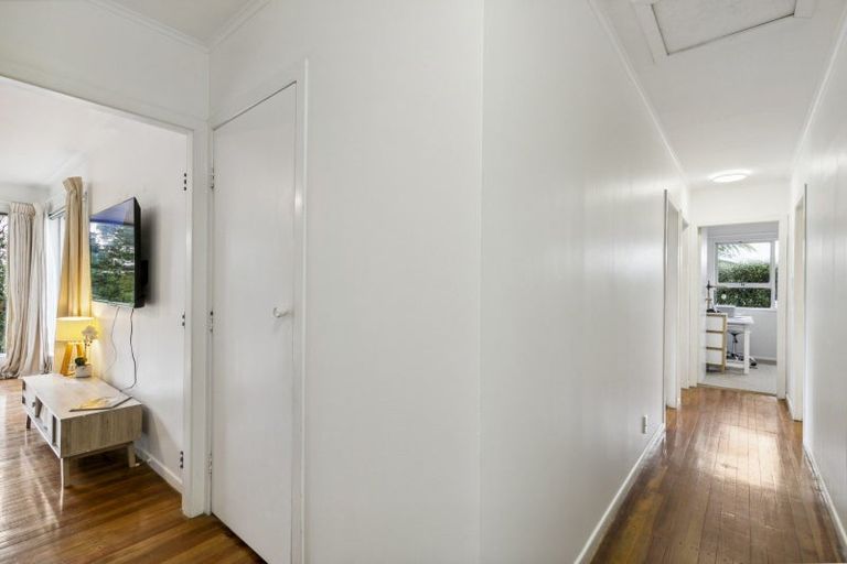 Photo of property in 85 Ruskin Road, Newlands, Wellington, 6037