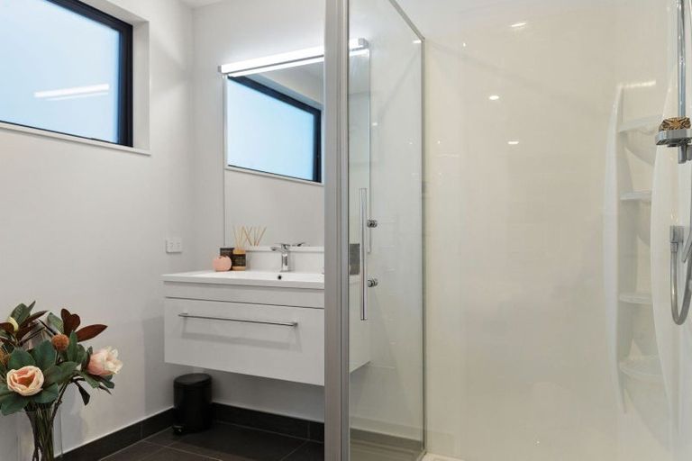 Photo of property in 37 Red Cottage Drive, Lake Hayes, Queenstown, 9304