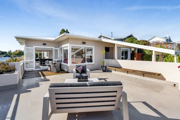 Photo of property in 19 Nobs Line, Strandon, New Plymouth, 4312