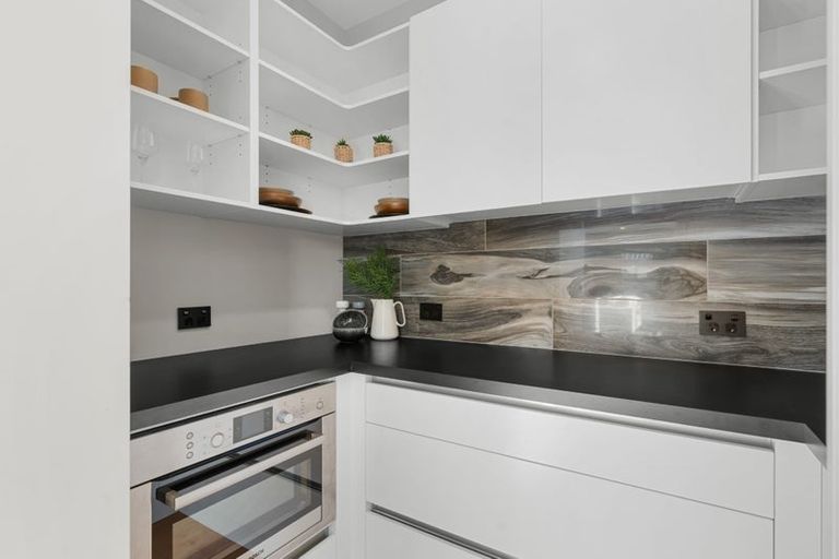 Photo of property in 33 Little Gem Road, Hornby, Christchurch, 8025