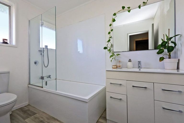 Photo of property in 6 Murdoch Place, Raureka, Hastings, 4120