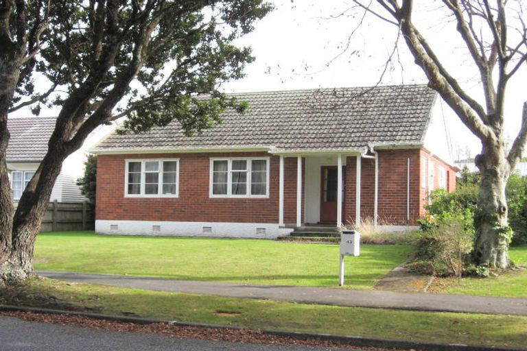 Photo of property in 43-45 Hall Crescent, Epuni, Lower Hutt, 5011