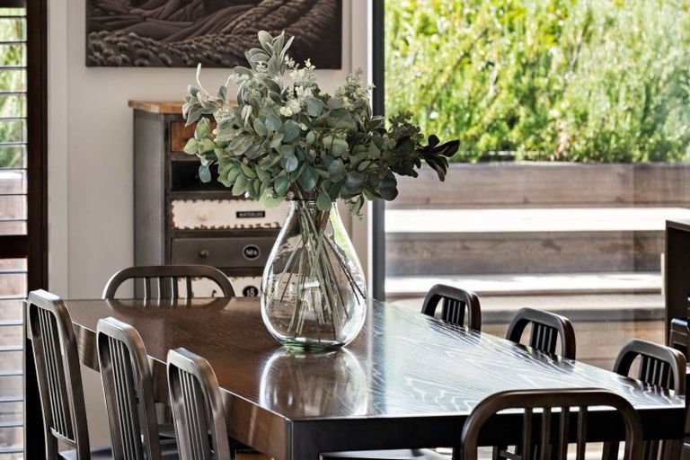 Photo of property in 2 Avalanche Place, Wanaka, 9305