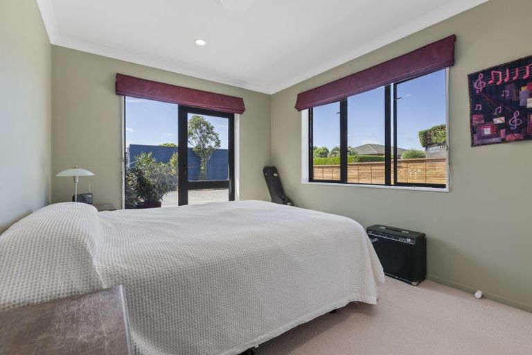 Photo of property in 59 Karamea Street, Whalers Gate, New Plymouth, 4310