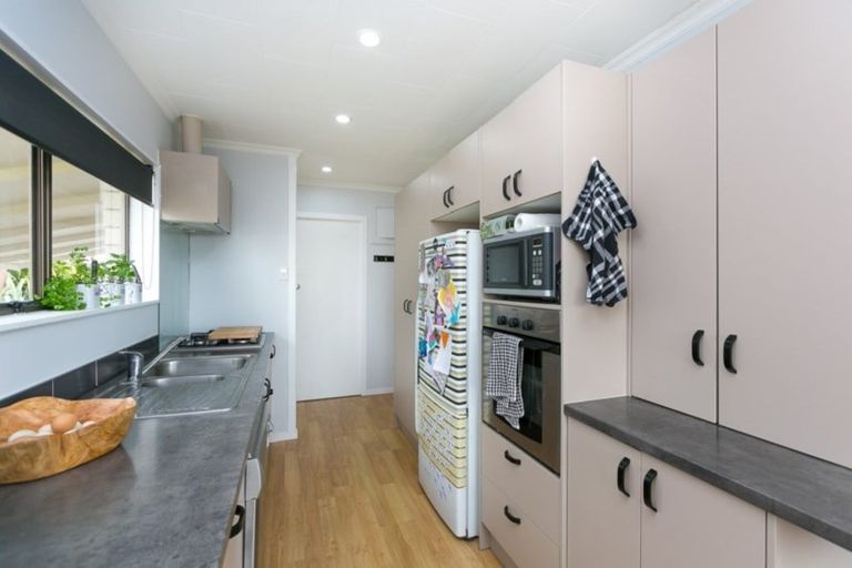 Photo of property in 9b Poplar Grove, Whalers Gate, New Plymouth, 4310