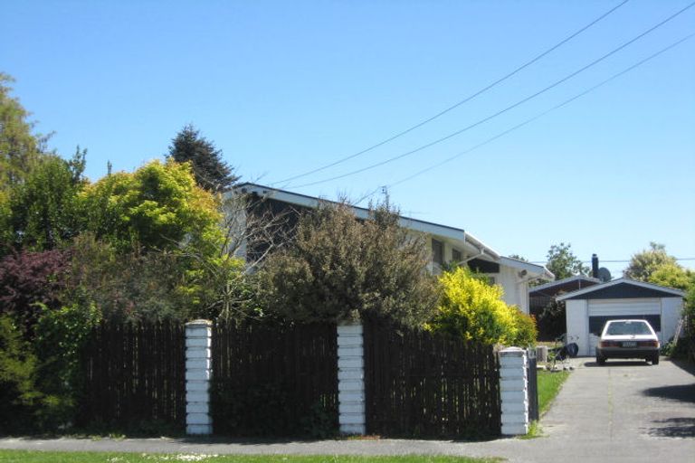 Photo of property in 17 Oldwood Street, Bishopdale, Christchurch, 8053