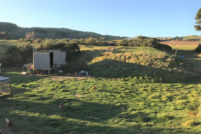 Photo of property in 2 Charnley Way, Kinloch, Taupo, 3385