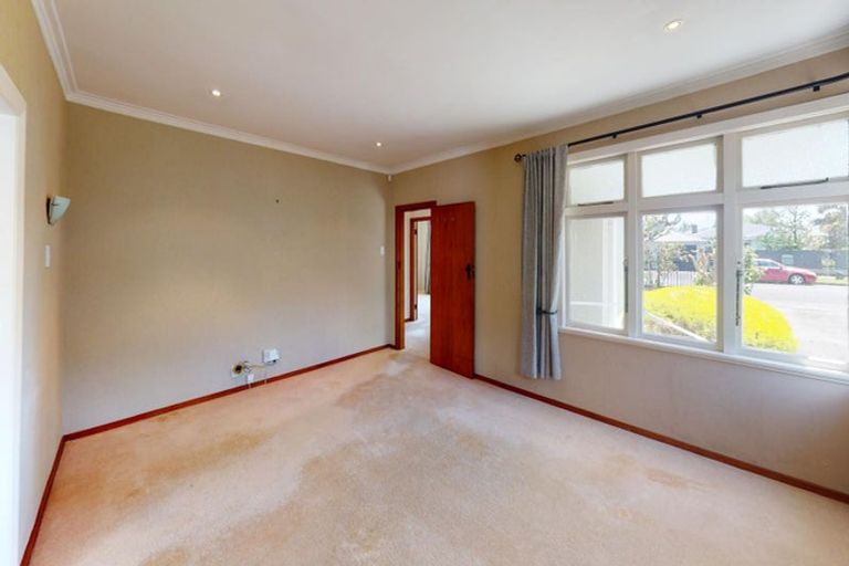 Photo of property in 11 Franklin Avenue, Hokowhitu, Palmerston North, 4410