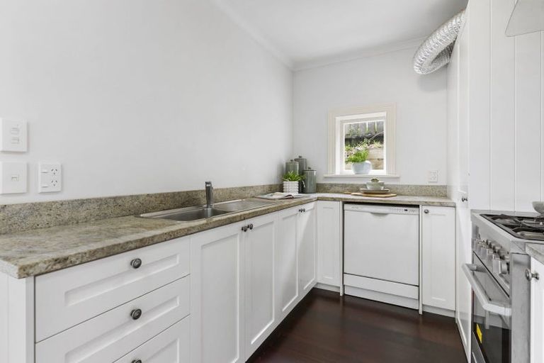 Photo of property in 41 Saint Georges Bay Road, Parnell, Auckland, 1052