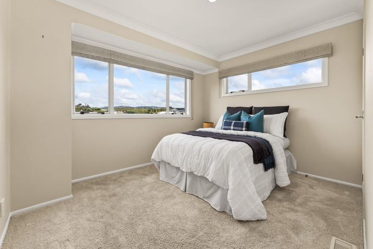 Photo of property in 77 The Masthead, Whitby, Porirua, 5024