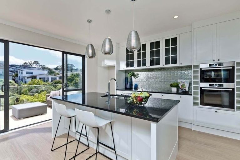 Photo of property in 30 Para Close, Fairview Heights, Auckland, 0632