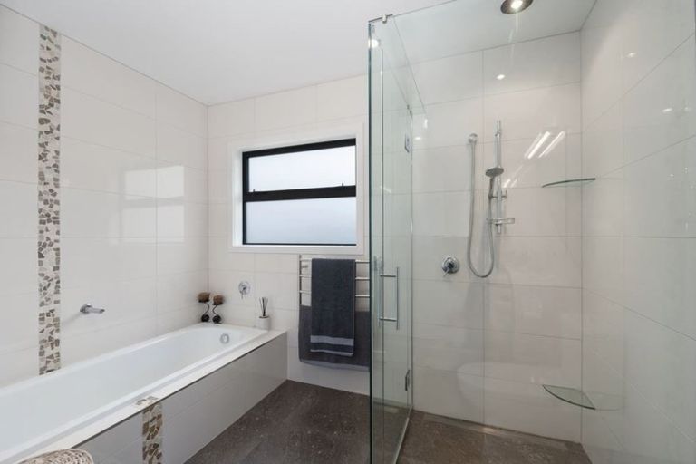 Photo of property in 48 Montgomery Crescent, Kinloch, Taupo, 3377