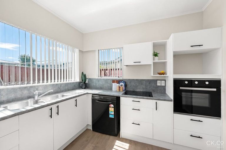 Photo of property in 5 Ferretti Grove, Avalon, Lower Hutt, 5011