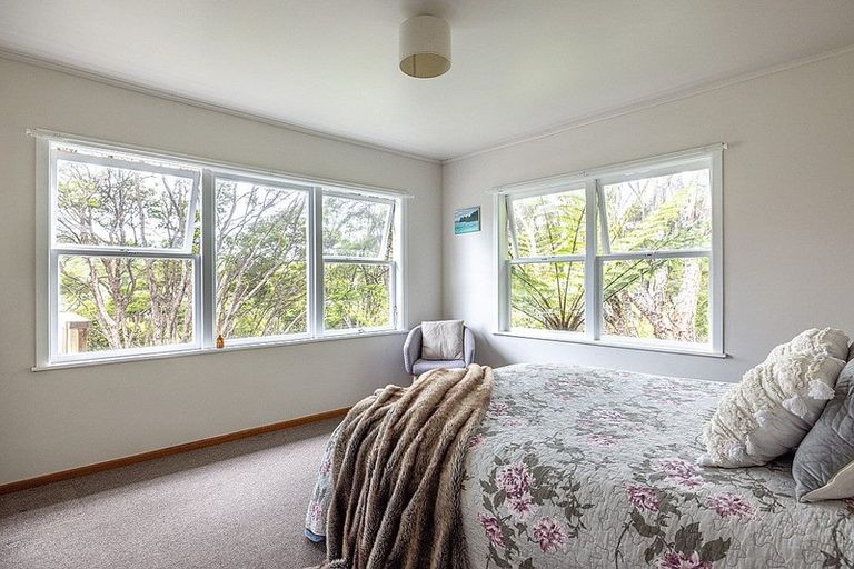 Photo of property in 116 Queens Drive, Oneroa, Waiheke Island, 1081