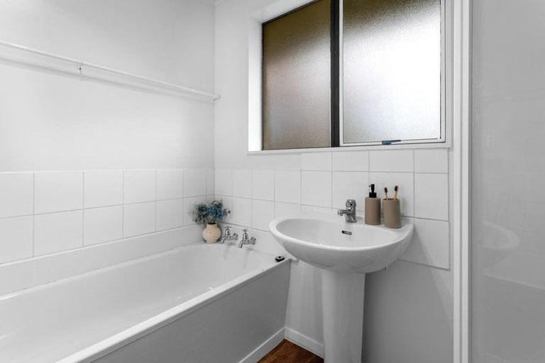 Photo of property in 14 Mckellar Place, Hornby, Christchurch, 8042