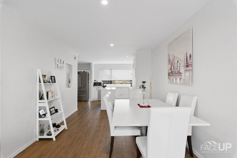 Photo of property in 10 Carder Court, Hobsonville, Auckland, 0618