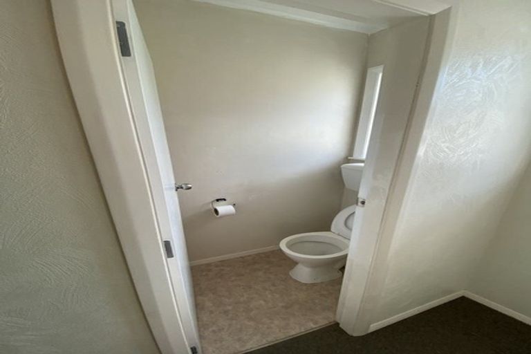 Photo of property in 1/158 Newlands Road, Newlands, Wellington, 6037