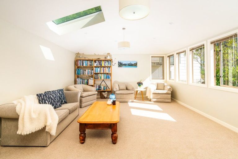 Photo of property in 23 Doris Gordon Crescent, Crofton Downs, Wellington, 6035