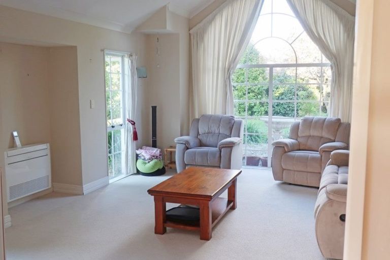 Photo of property in 21 Chippewa Place, Conifer Grove, Takanini, 2112