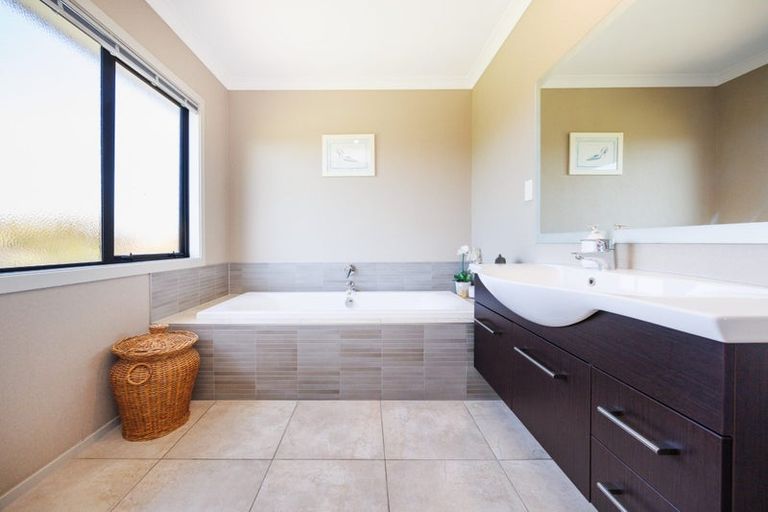 Photo of property in 93 Mount Taylor Drive, Feilding, 4775