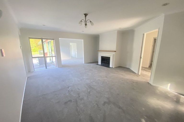 Photo of property in 15 Vanderbilt Parade, Albany, Auckland, 0632