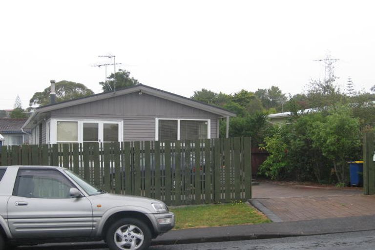 Photo of property in 37 Cheval Drive, Totara Vale, Auckland, 0629
