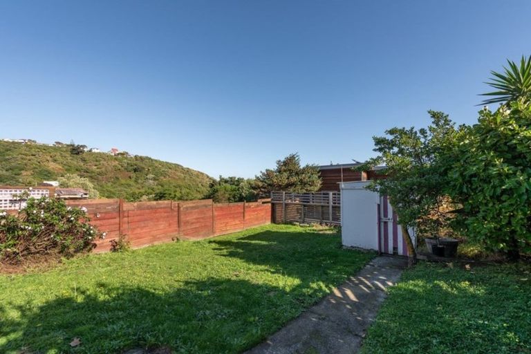 Photo of property in 52 Raukawa Street, Strathmore Park, Wellington, 6022