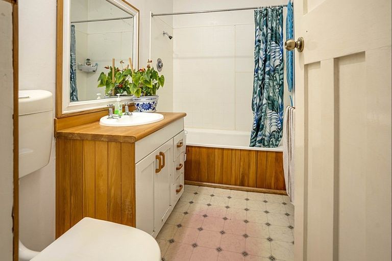 Photo of property in 21 Motueka Street, Nelson South, Nelson, 7010