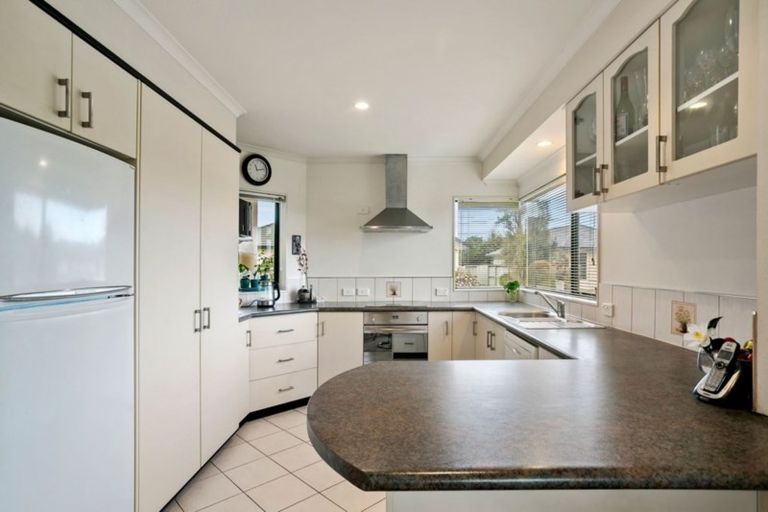 Photo of property in 32 Balmoral Drive, Hilltop, Taupo, 3330