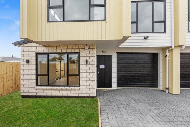 Photo of property in 70d Cargill Street, Papakura, 2110