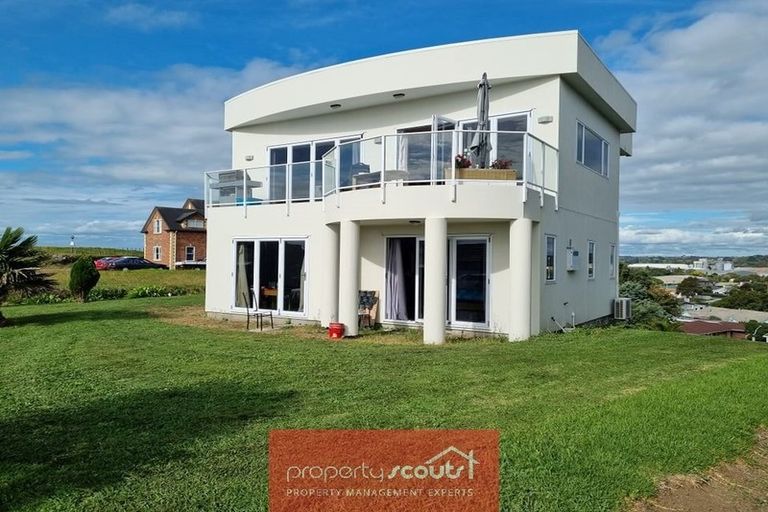 Photo of property in 16 Nadine Stanton Drive, Bell Block, New Plymouth, 4312