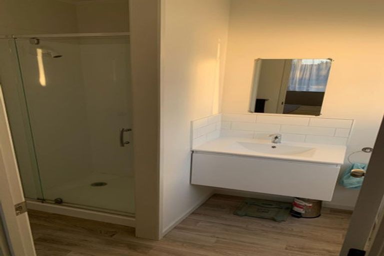 Photo of property in 1/45 Everglade Drive, Goodwood Heights, Auckland, 2105