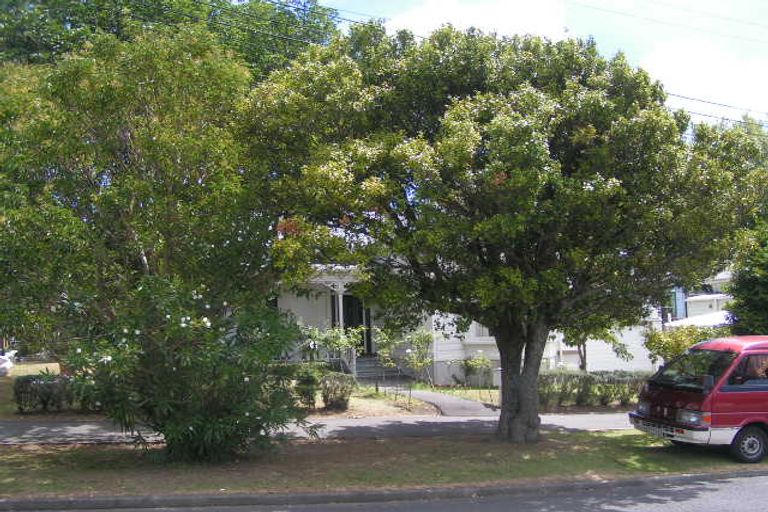 Photo of property in 18 Princes Street, Northcote Point, Auckland, 0627