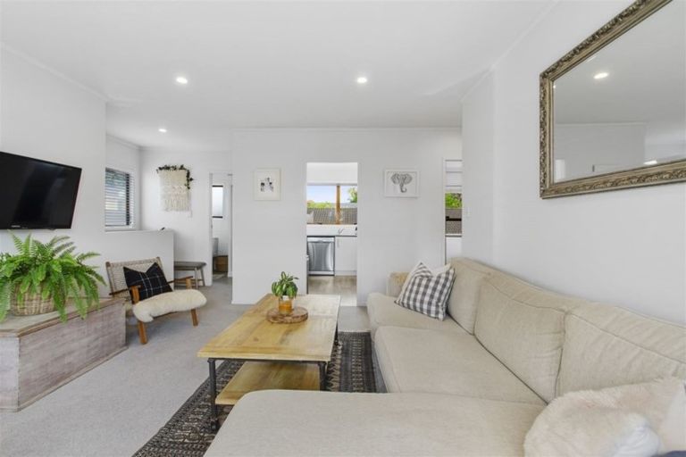 Photo of property in 3/57 Lake Road, Devonport, Auckland, 0624