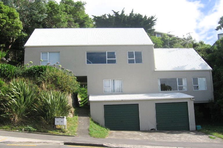 Photo of property in 16 Chartwell Drive, Crofton Downs, Wellington, 6035