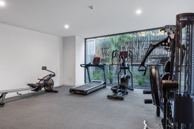 Photo of property in 2-06/424 Maunganui Road, Mount Maunganui, 3116