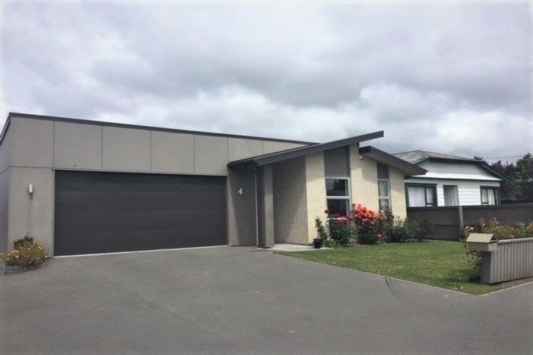 Photo of property in 10 Grassmere Street, Papanui, Christchurch, 8052