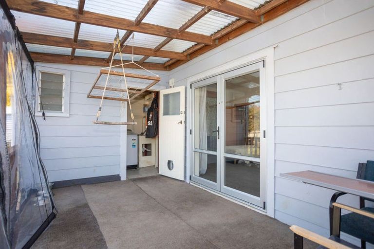 Photo of property in 11 Smith Street, Dannevirke, 4930