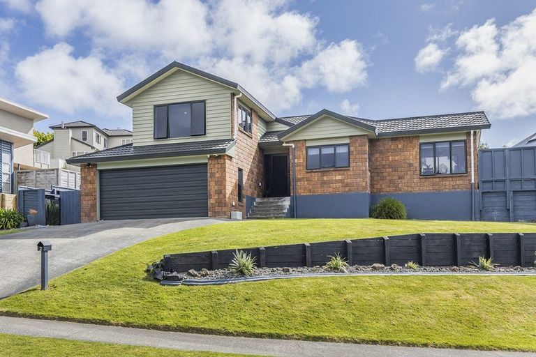 Photo of property in 2 Endeavour Drive, Whitby, Porirua, 5024