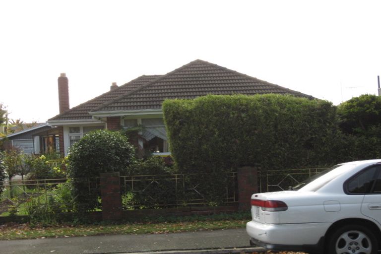 Photo of property in 2/60 Sawyers Arms Road, Northcote, Christchurch, 8052