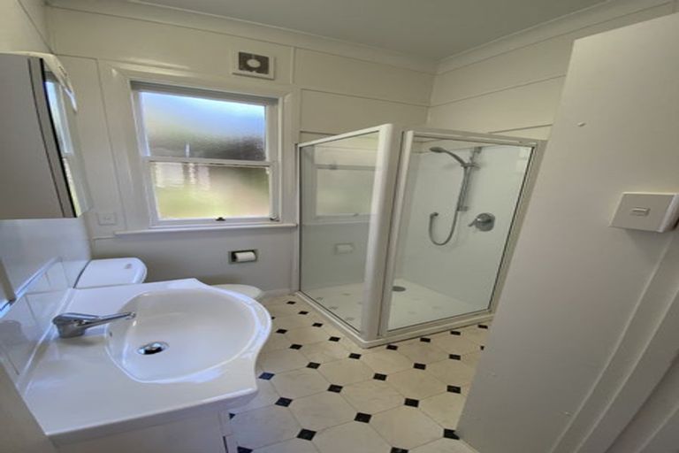 Photo of property in 183 Glenmore Street, Kelburn, Wellington, 6012