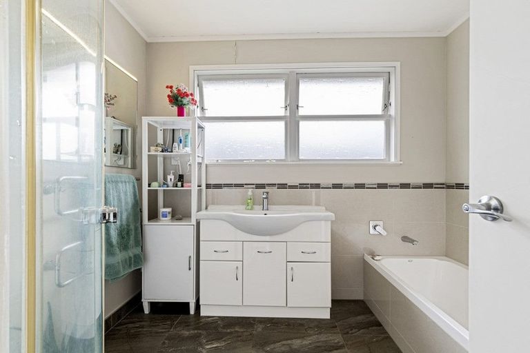 Photo of property in 3 Boundary Road, Opaheke, Papakura, 2113