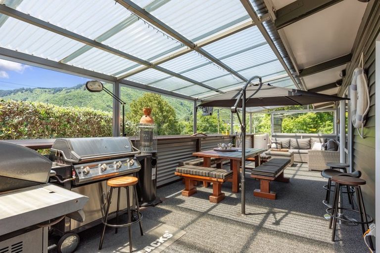 Photo of property in 14 Beach Road, Waikawa, Picton, 7220