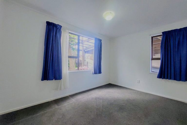Photo of property in 36 Ellesmere Crescent, Pakuranga Heights, Auckland, 2010