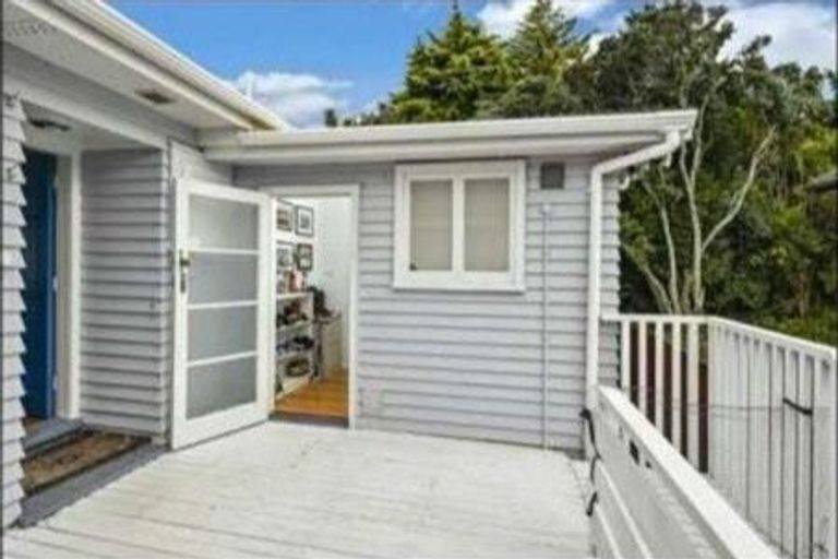 Photo of property in 3b Dallinghoe Crescent, Milford, Auckland, 0620