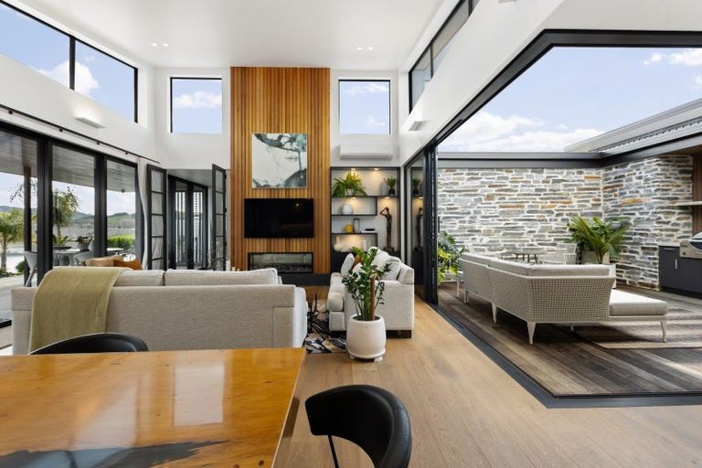 Photo of property in 29 Kahu Crescent, Whitianga, 3510