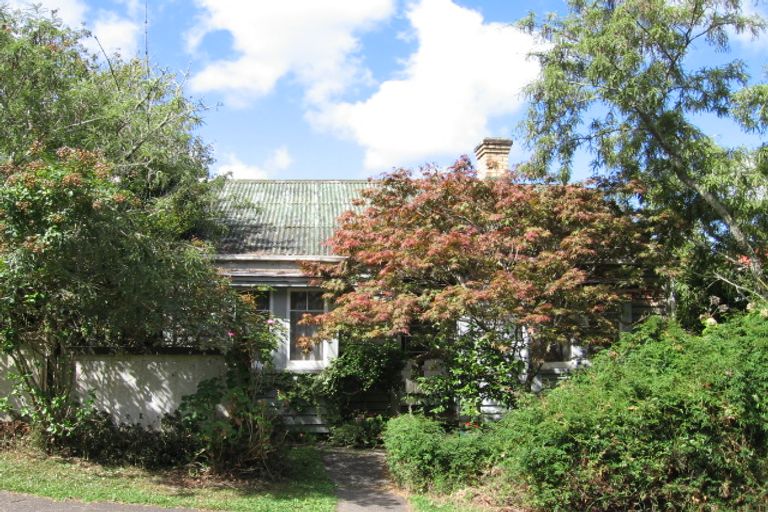 Photo of property in 48 Rawene Road, Birkenhead, Auckland, 0626